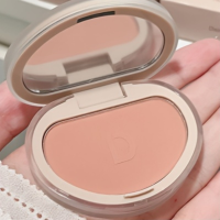 The Facial Honey Powder Blush Has A Light Cream Texture That Is Not Dry. It Is Fresh And Long-lasting, Sweet And Natural. The Nude Color Contains Plan